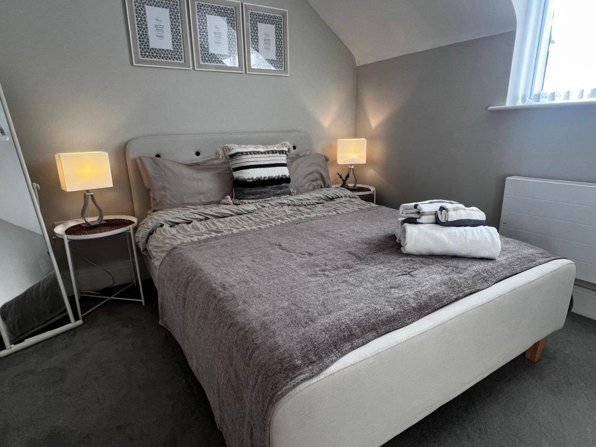 Lakeside Lux Bedroom With Parking, M4 Jct 11, Next To Train Station Ридинг Экстерьер фото